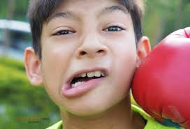 Get that camera out of my fa'the, Lady!! 🙄😋