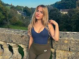 Woman makes £200k in six months on OnlyFans after quitting bar job -  Stoke-on-Trent Live