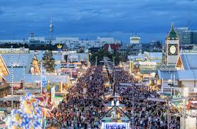 Einheimische und gäste aus aller welt besuchen im herbst 2020 wieder das oktoberfest. Munchner Oktoberfest Die Wiesn Ist Tot Der Rummel Lebt Panorama Stuttgarter Nachrichten