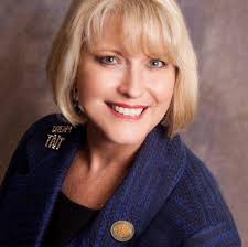 Traveling in Lima Peru 🇵🇪 and saw these… beautiful but I'd loose my  balance!