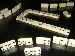 Juegos de patio educativos, divertidos, sencillos e integradores, para pasárselo genial con los amigos y compañeros al aire libre. Domino Wikipedia La Enciclopedia Libre