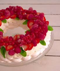 Pavlova Aux Fruits Rouges Fashion Cooking Recette Pavlova Gateau Sucre Recette Entremet