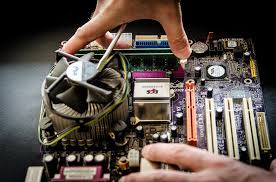 Insieme, sia in fase di installazione che in seguito, sia su computer desktop (da tavolo) che su notebook possiamo valutare quanto potenziare il computer, se conviene o se necessita solo di un adeguamento software per ottimizzarlo Computer Trieste