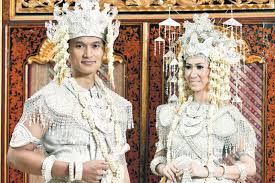 Menerima pesanan ronce melati asli ke seluruh nusantara jangan lupa subscribe, like dan share #ronce #ronce_melati. Melati Putih Cantik Untuk Rias Tradisi Weddingku Com