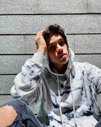 Alex hoyer presenta el lyric video de su nuevo sencillo 'miente'. Alex Hoyer Alexhoyer Instagram Photos And Videos