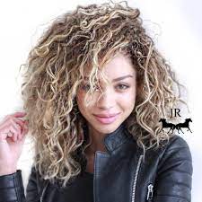 35 Most Alluring Hairstyles For Frizzy Hair Hair Styles Messy Curly Hair Messy Hairstyles