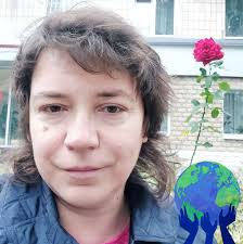 Люди, схаменіться. Це допис 17 року. Чи ви досі з фемінітивами не  розібралися? жіноча форма "медик"? гзв: якщо я напишу "медикиня", скільком  стане погано? а якщо "медичка"? ггзв: Український військовий медик. Підпис