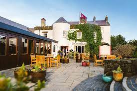 This coaching inn dates back as long as the distillery itself and includes inglenook turf fires, cosy snugs and an excellent menu. Traditional Luxury 4 Star Boutique Hotel Ni Causeway Coast
