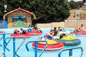 Boka semesterboende med självhushåll nära whittlesea station, peterborough säkert online. Funfields Theme Park Whittlesea