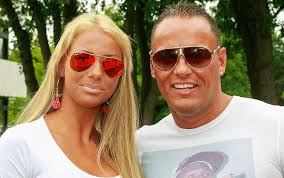 In de nieuwe vlog van michael en naomi van der plas is een opmerkelijke scène te zien. Dit Vindt Michael Van Der Plas Van De Verzoening Tussen Barbie En Rolf