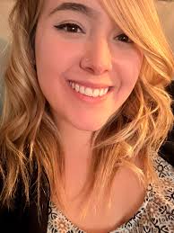 Can someone make the background white in this photo?