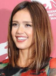 Jessica alba, con su nuevo corte bob el pasado martes en la gala 'frenar el cáncer' celebrada en los ángeles. Pin Em Make Up And Hairstyle