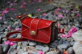 Georgia jay pop pouch ($86) 2. Top 10 Handbag Brands In India 2020 Top Handbag Companies In India Technavio