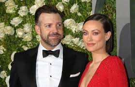 The new couple were spotted enjoying a romantic date night in london on april 13 and looked utterly smitten with each other, according to an eyewitness. So Who Should We Believe About When Olivia Wilde And Harry Styles Got Started Vanity Fair