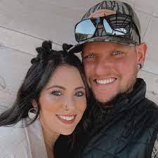 Gloria Thaxton's Instagram, Twitter & Facebook