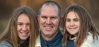 Jana Belisle's Instagram, Twitter & Facebook