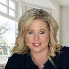 Jennifer Smeltzer's Instagram, Twitter & Facebook