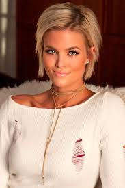 Lastly, you will no longer find yourself having a hairstyle which does not enhance your look or is out of sync with your charming. What Haircut From 2021 Trends Is The Best For Square Faces Must Know Tips Ideas Square Face Short Hair Square Face Hairstyles Haircut For Square Face