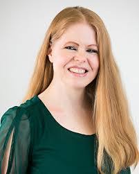 Amanda Mullins's Instagram, Twitter & Facebook