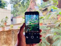 Features 6.5″ display, helio g70 chipset, 5000 mah battery, 64 gb storage, 4 gb ram, corning gorilla glass 3. Realme C3 Review Premium Performance Mind Blowing Price