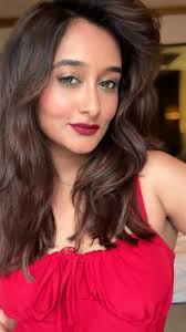 Dubai to China. Long to short hair. Basic to Glam ❣️, 💇‍♀️ @indisalons  @hairbyrekha . Thankyou for keeping the perfect balance between what I want  for my hair and what actually looks good