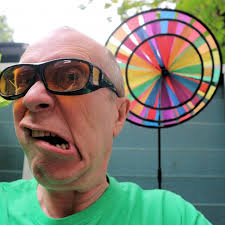 Hombre de las gafas de color ámbar I Stock de Foto gratis