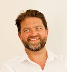 Richard Bye's Instagram, Twitter & Facebook