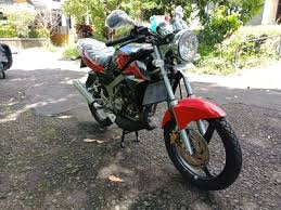 Sebelumnya gridoto pernah bahas kawasaki ninja ss yang pakai full bodi set sepupunya yakni kawasaki ssr bejita. Kawasaki Ninja 150 Ss Perawan Lansiran 2015 Ini Dijual Rp 200 Juta Kumparan Com