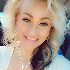 Candace Swanson's Instagram, Twitter & Facebook