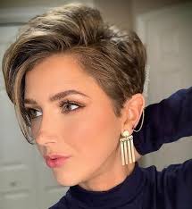 For More Inspiration** **A Good Hairdresser Is Better Than A Plastic  Surgeon! 20  Amazingons](https://www.lifebig.me/a-good-hairdresser-is-better-than-a-plastic-surgeon-20-amazing-transformations/)  [ Transformat](https://www.lifebig.me/a-good ...