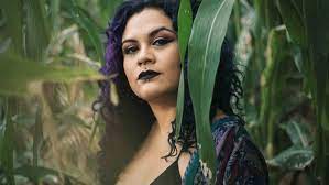 A young newlywed arrives at her husband's imposing family estate on a. Rapperin Und Feministin Rebeca Lane Ich Habe Mir Den Krieg Nicht Ausgesucht Archiv