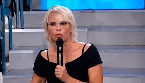 Non ti piacciano le donne. Uomini E Donne Maria De Filippi Si Infuria Con Il Tronista Lorenzo Ecco Cosa Ha Fatto