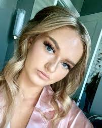 Shelby Sheppard's Instagram, Twitter & Facebook