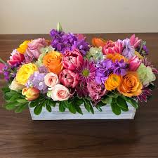 Beautiful Flowers For Her Birthday Beautiful Flowers For A Beautiful Lady Blooming Flower Garden To Celebrate Her Mom S Birthd Summer Flower Arrangements Flower Centerpieces Flower Arrangements