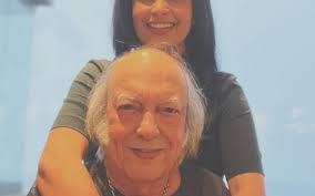 Fernanda Esteves, viúva de Erasmo Carlos, vai administrar herança do cantor