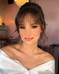 Hi everyone! For makeup services contact me at Honor & Co. Artistry I have  20+ years experience as a makeup artist. I work with my team for large  bridal parties. Honor &