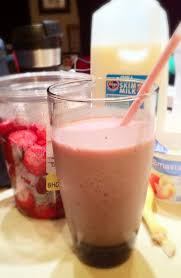 My Favorite Smoothie Carbmaster Yogurt From Kroger 60 Calories Per Cup Peach Flavor Is My Favorite Strawberries I U Smoothie Recipes Atkins Recipes Food