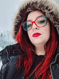 First time post....39 year old singer in Rouyn Noranda, Quebec Canada.  Mother of 2. Divorced and trying to live her best life. I LOVE this group,  always puts a smile