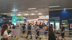 Vivocity is delighted to be voted as one of the best shopping malls in singapore in the expat living readers' choice awards 2020. Queue Situation At Vivocity From Singapore Atrium Sale Facebook