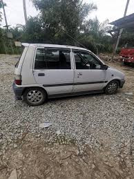 Semalam sebelum tu ada cuci semua enjin dengan air sampai lencun sebab kotor sangat lepas melalui jalan tanah merah. Ini Kereta Kancil Pertama Saya Nor Fazilah Abd Mohd