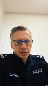 Wczoraj około godziny 21.30 w miejscowości Starościce gmina Milejów doszło  do wypadku drogowego. Na miejscu interweniowały służby: straż pożarna,  zespół ratownictwa medycznego, śmigłowiec LPR oraz policjanci. 22 letni  kierujący motocyklem🏍 najechał na