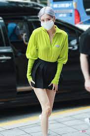 Her red carpet outfit was stunning as well. Pin By Bloom Er On Rose Blackpink Rose Blackpink Fashion Blackpink Style