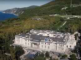 A letter from russian whistleblower claims the prime minister has been building a palace on the black sea since 2006 that has cost close to $1 billion. Video Claims To Show Putin S Secret 1 4 Billion Palace On Black Sea