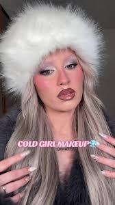 Replying to @Mrs Arsenal ♥️ It’s giving…icy ❄️🥶 Actual representation of  the British weather right now 🥲🥶 @DMUSE Wigs grey straight brows @Huda  Beauty icy nude palette @madebymitchell cold heart ...