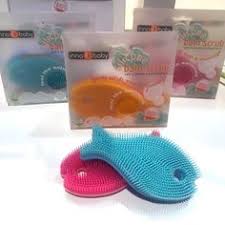 This silicone bath scrub from innobaby is freakishly soft and won't get stinky over time because it's all made of silicone. 42 Baby Products Ideas Baby Baby Bath Tub New Baby Products