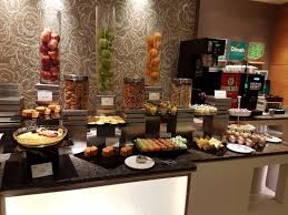 A(z) window on the park helyre vonatkozó : Local And Western Desserts Station Picture Of Window On The Park Singapore Tripadvisor