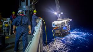 Report and forecast of solar and geophysical activity; Noaa Ships National Oceanic And Atmospheric Administration