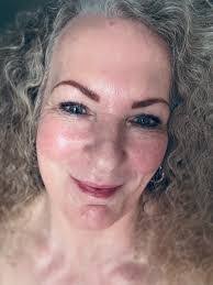 Kim Boch's Instagram, Twitter & Facebook