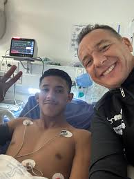 UN GRAN SUSTO, PERO CLAVE LA ACTUACIÓN DEL MÉDICO GLADIMIR MELO. Pablo  Furtado sufrió un fuerte impacto de un pelotazo que lo descolocó y cayó  desmayado en el campo de juego ayer