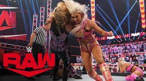 Photo/Video: Mandy Rose Suffered Wardrobe Malfunction on WWE Raw